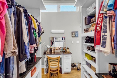 Looking for a 3-bedroom home? This one offers a great solution - photo 47