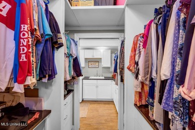 Looking for a 3-bedroom home? This one offers a great solution - photo 48