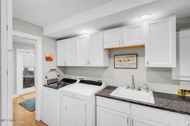 Looking for a 3-bedroom home? This one offers a great solution - photo 49