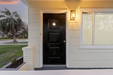 Fully renovated and move-in ready! This 4-bedroom, 2-bath home - photo 4