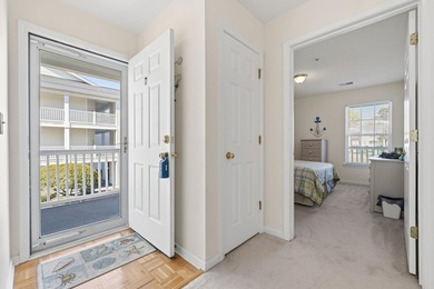 Welcome to this beautifully maintained 3 bedroom, 2 bathroom - photo 5