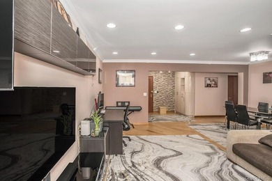 True 2 bed 2 bath unit, 1200 square feet with Dining room - photo 5