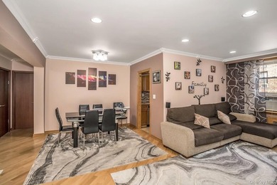 True 2 bed 2 bath unit, 1200 square feet with Dining room - photo 7