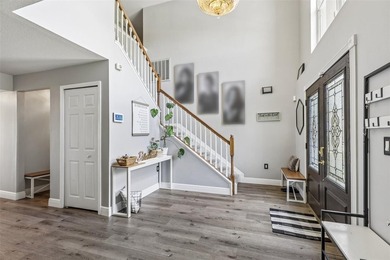 Spacious 6-bedroom, 4.5-bath lakefront home located in the - photo 4