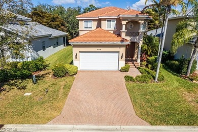 YOUR FLORIDA DREAM HOME AWAITS - WITH ROOM FOR A PRIVATE POOL! - photo 4