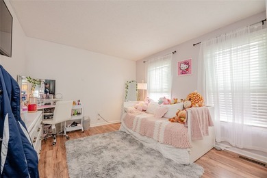 Welcome home to this charming Colonial featuring 3 bedrooms and - photo 26