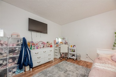 Welcome home to this charming Colonial featuring 3 bedrooms and - photo 27