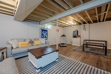Welcome home to this charming Colonial featuring 3 bedrooms and - photo 31