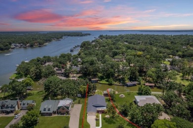 Cedar Creek Lake Home For Sale in Enchanted Oaks Texas