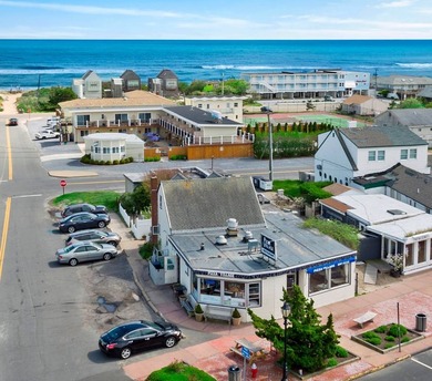 Prime exposure on Montauk Main Street. The property offers 49 - photo 1