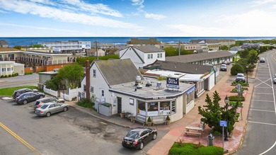 Prime exposure on Montauk Main Street. The property offers 49 - photo 8