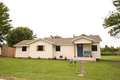 Lake Home For Sale in Eufaula, Oklahoma