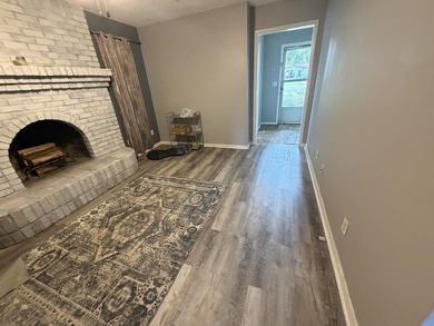 Investment opportunity! Strategically located minutes from - photo 2