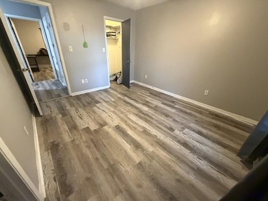 Investment opportunity! Strategically located minutes from - photo 7