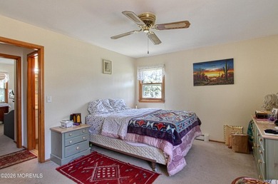 This fine house 2ith 2 bedrooms and full bath sits on a large - photo 8