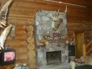 Contractors Dream Fixer Upper!! 2700+ sq ft 3 bed/ 2 bath on - photo 9