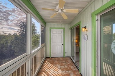 SUPER CLEAN 2/1 condo with PRIVATE & SERENE greenbelt backyard - photo 24