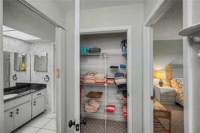 SUPER CLEAN 2/1 condo with PRIVATE & SERENE greenbelt backyard - photo 26