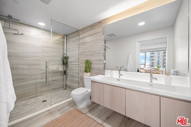 VIEWS, VIEWS, VIEWS!!! Exceptional 2BR/2BA luxury condo at Ten50 - photo 31