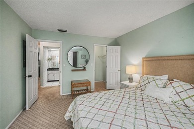SUPER CLEAN 2/1 condo with PRIVATE & SERENE greenbelt backyard - photo 31