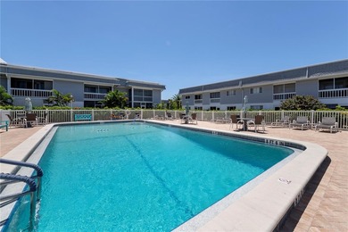 SUPER CLEAN 2/1 condo with PRIVATE & SERENE greenbelt backyard - photo 39