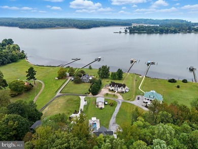 3 Finished Level Custom-built home with absolutely stunning - photo 3
