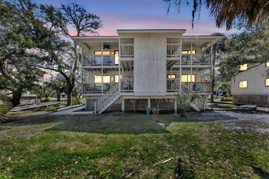 Discover the perfect getaway in this beautifully situated - photo 1