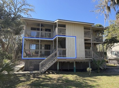 Discover the perfect getaway in this beautifully situated - photo 2