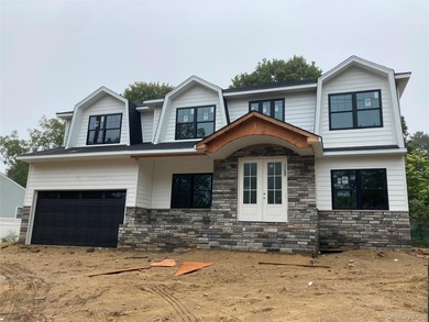 (private lake, pond, coastal) Home For Sale in Syosset New York