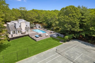 Experience luxury living in this renovated, resort-style mini - photo 1