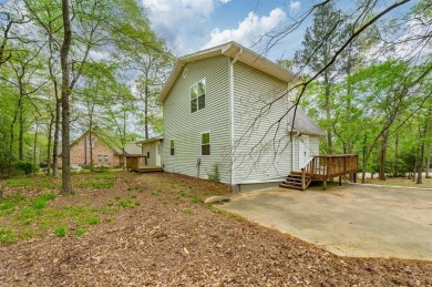 Charming Home in Sought-After Holly Lake Ranch - Nestled in this