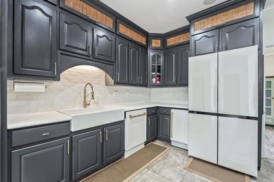 Exceptional all-brick estate set on 3.47 acres in a private - photo 10