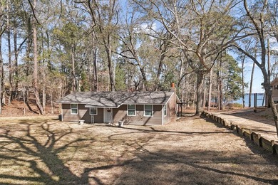 So much to enjoy with this beautifully updated Lake Eufaula home - photo 5