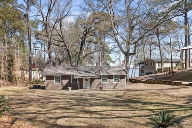 So much to enjoy with this beautifully updated Lake Eufaula home - photo 6
