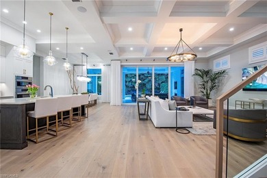 Experience refined coastal living in this exceptional Naples - photo 6