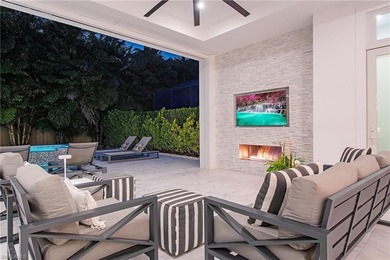 Experience refined coastal living in this exceptional Naples - photo 7