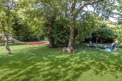 This quintessential Ditch Plains cottage rests on a rare 0 - photo 6