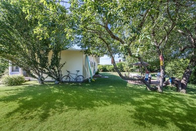 This quintessential Ditch Plains cottage rests on a rare 0 - photo 10
