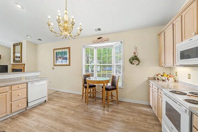 Devonshire Village beauty -- Beautiful 3 bedroom/2 bath sought - photo 3