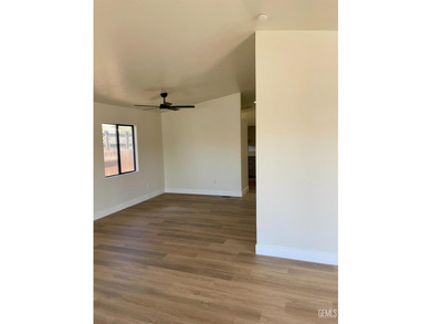 Welcome to 3386 Greenacre Drive! This spacious 3-bedroom - photo 8
