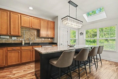 STUNNING BOWES CREEK COUNTRY CLUB TOWNHOME WITH NO EXPENSE - photo 9