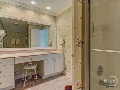 Elegant Lagoon-Front Home in Oakridge |4BR | 3.5BA | 4,722 Sq - photo 19