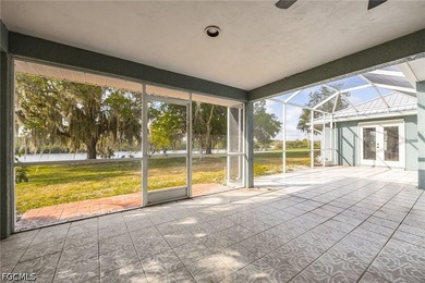 Experience fantastic waterfront living in Riverbend Estates, one - photo 21
