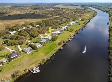 Experience fantastic waterfront living in Riverbend Estates, one - photo 26