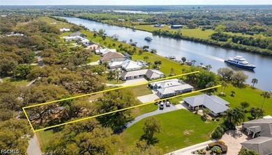 Experience fantastic waterfront living in Riverbend Estates, one - photo 27