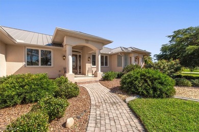 Welcome to Paradise! This beautiful 3 bedroom 2 1/2 bath direct - photo 2