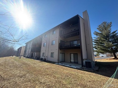 Mark Twain Lake Condo For Sale in Monroe City Missouri