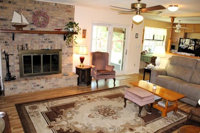 Welcome to this beautifully maintained all-brick ranch-style - photo 11