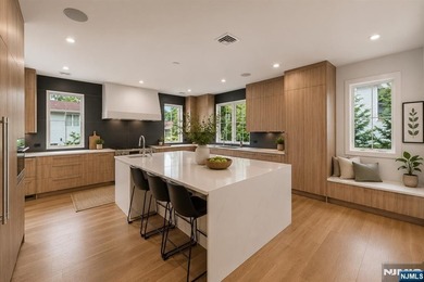 Welcome to 14 Allison Drive in Englewood Cliffs, a recently - photo 19