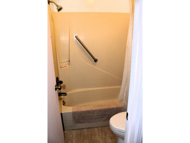 Welcome to this beautifully maintained all-brick ranch-style - photo 22